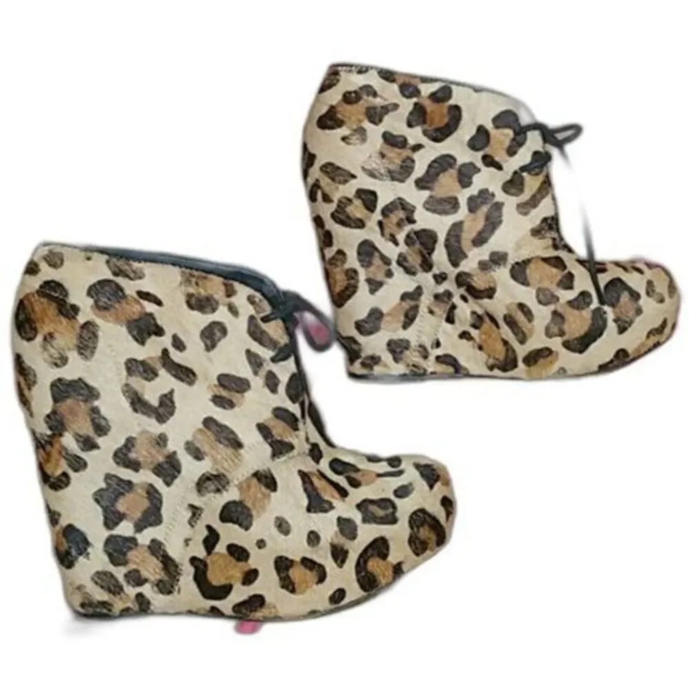 Vintage Steve Madden Annie Leopard Pony Wedge Heel Boots Booties Womens Size 7.5